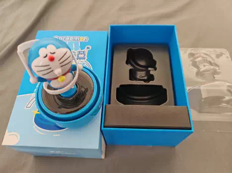 哆啦a梦车载香水室内.