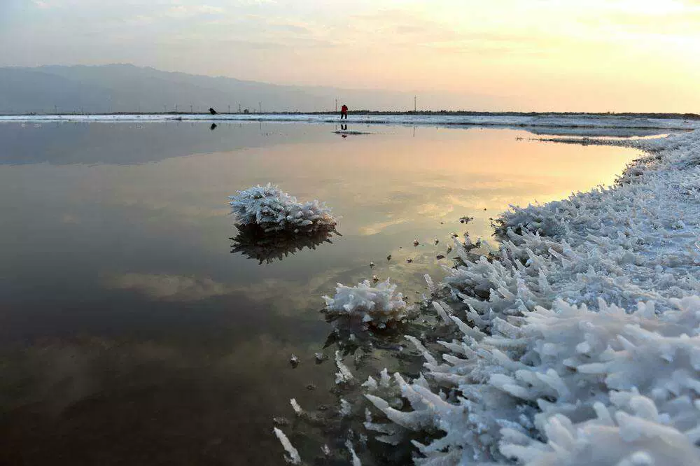 中国死海运城盐湖图片