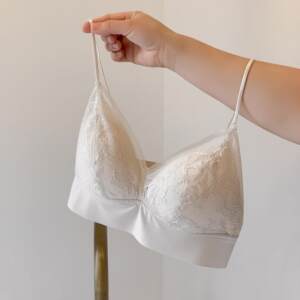 
French glossy ice silk markless U-shaped beautiful back lingerie women's summer ultra-thin small breasts comfortable lace girl's suspender bra