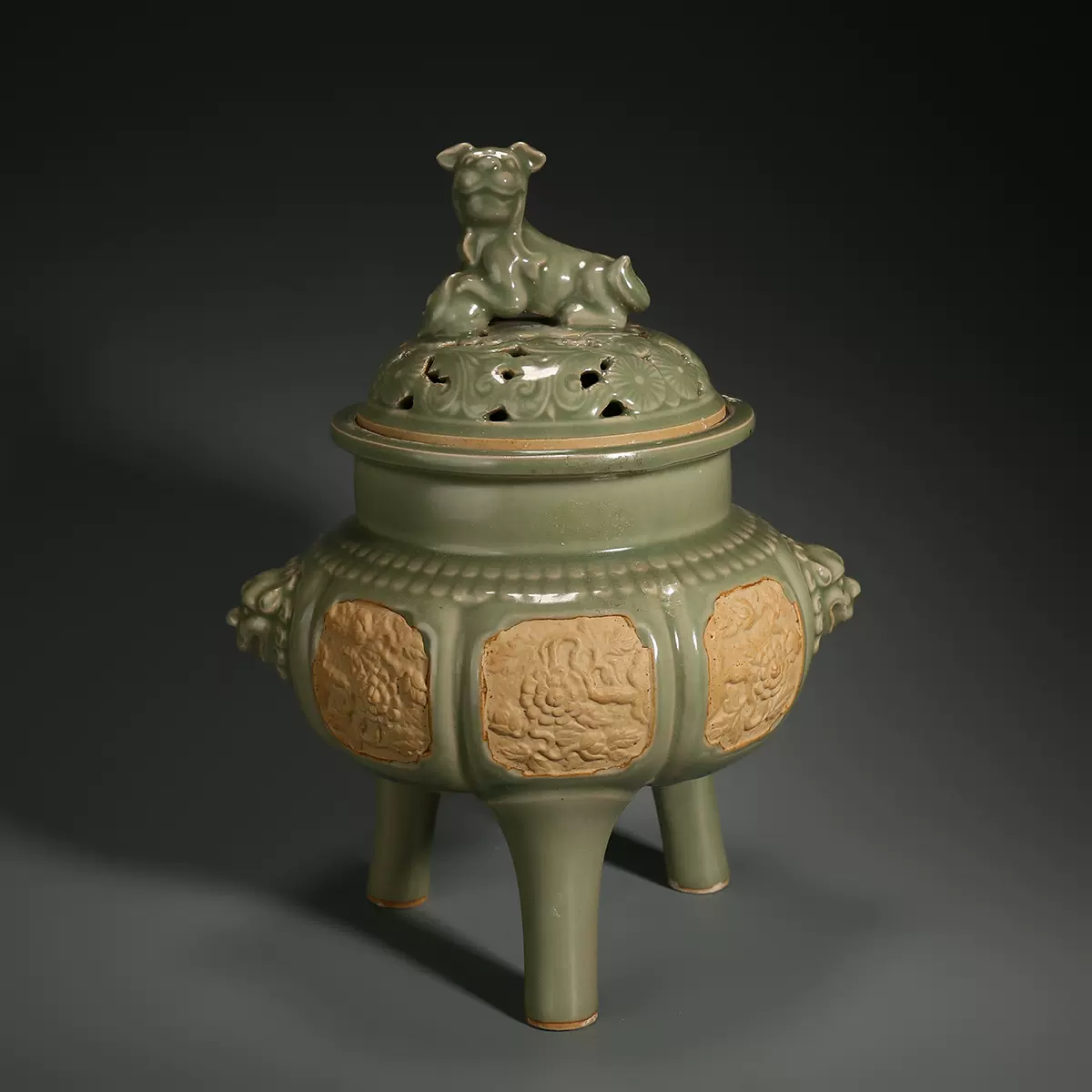 中国美術 德化窯 白磁寿桃鈕雙獅耳鼓釘茶叶罐 蓋物 陶器 清代古玩 唐物 骨董品 青銅製◇「 戰漢◇ 錯金錯銀 沖天耳 三足蓋爐