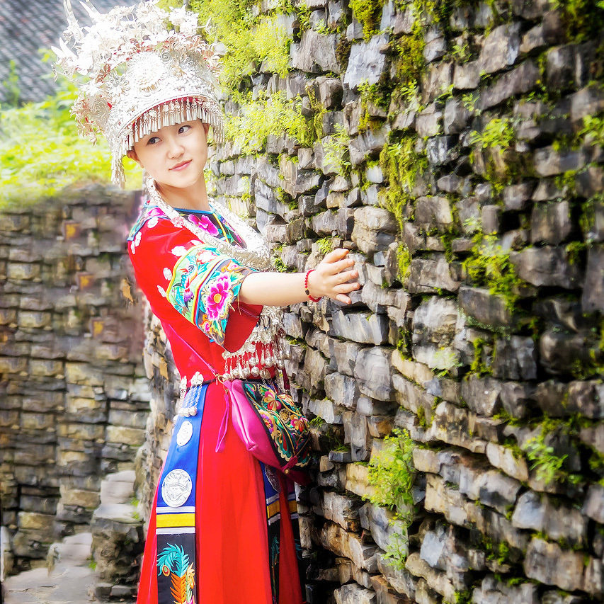 贵州贵阳黄果树瀑布马岭河梵净山西江千户苗寨8天7晚自由行双飞 - 定制游预订