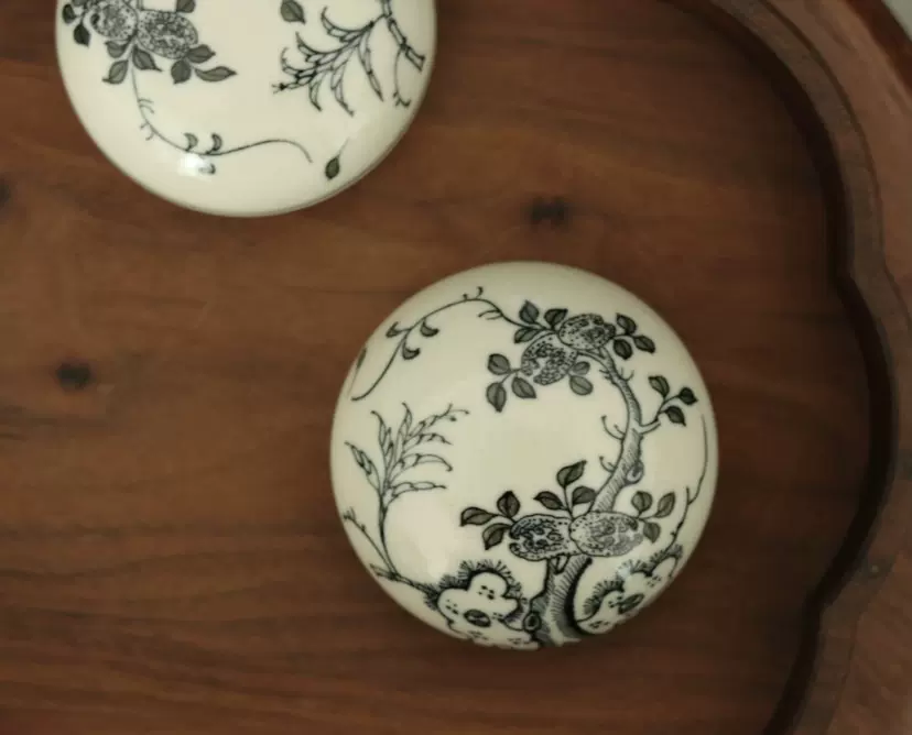 清雍正時代 染付 青花祥瑞花卉文四方印泥盒 蓋盒 香盒 文房香合(A-68)