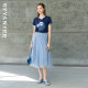 A complete set of simple blue skirt T-shirt suit for 2025 summer new women's clothing temperament commuting outfits