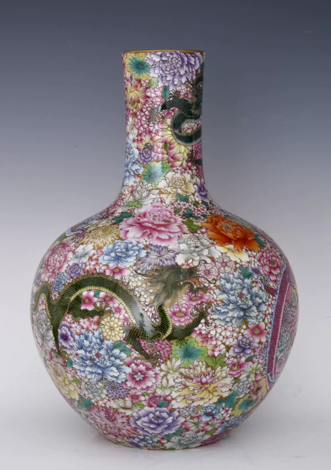 清雍正粉彩寿桃紋橄欖瓶 景徳鎮 陶磁器 装飾品 現代工芸品 美術品 置物 清雍正粉彩寿桃紋橄欖瓶 景徳鎮 陶磁器 装飾品 現代工芸