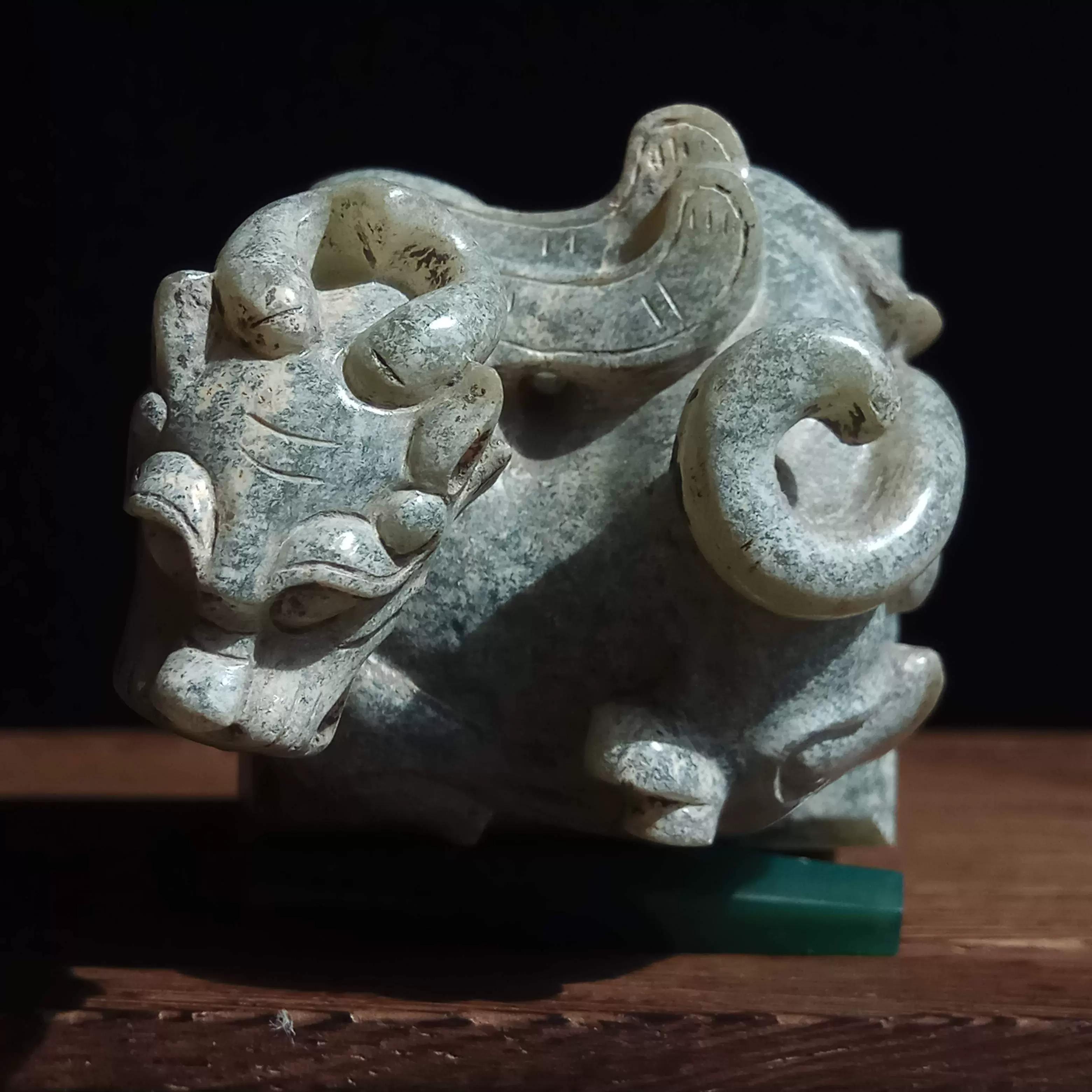 惜缘玩高古玉战汉玉器汉代老和田玉镂空高浮雕龙形白玉印章
