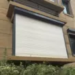 Nam Kinh tùy chỉnh ngoài trời hợp kim nhôm màn trập lăn cửa sổ ngoài trời chống trộm điện màn trập lăn thông minh điều khiển từ xa nâng rèm xốp vách ngăn gỗ đẹp Màn hình / Cửa sổ