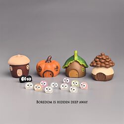 Bored, I Set up a Few Small Japanese-Style Forest House Decorations on My Computer Desk to Relieve Stress