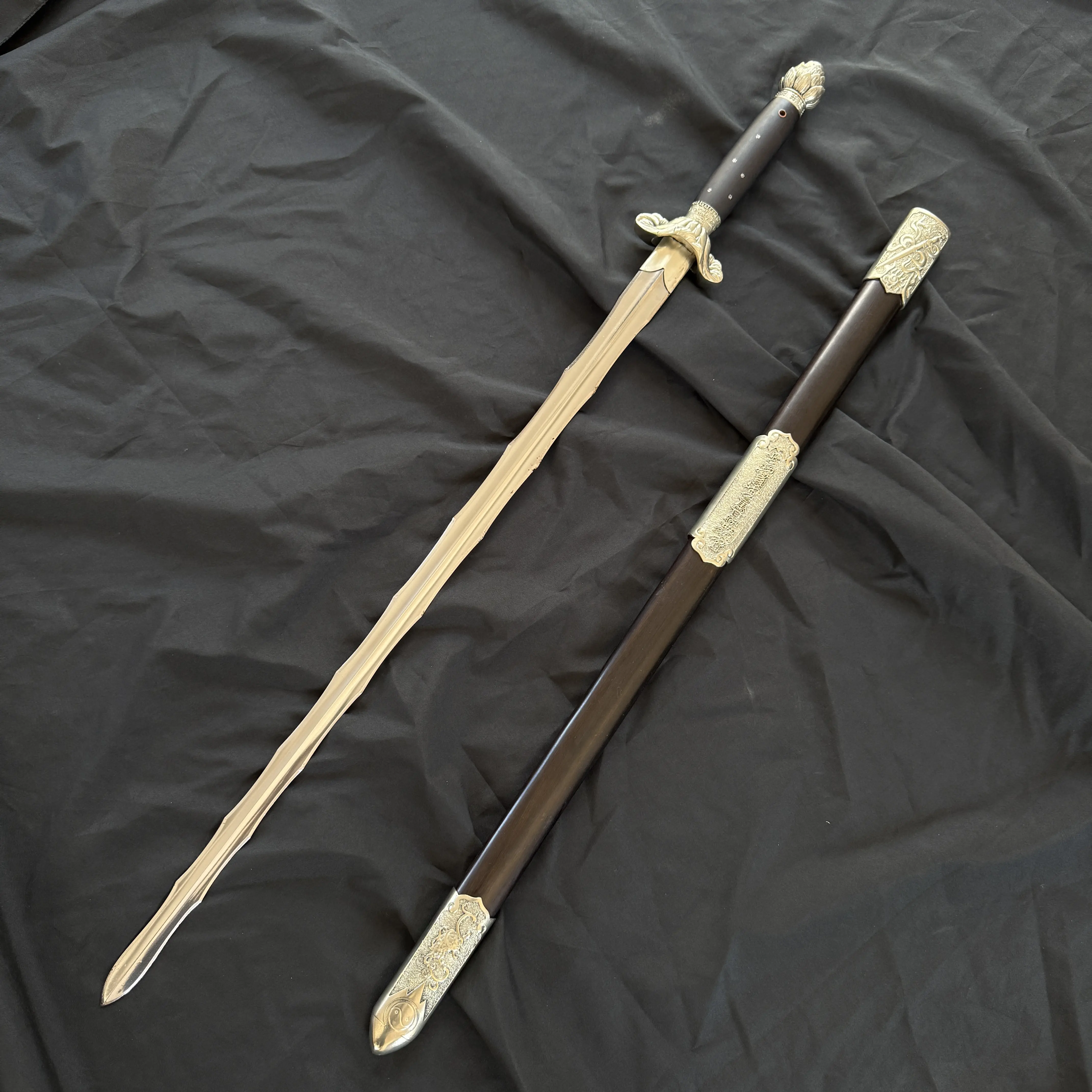 神鹰剑单手剑一体锻打不锈铬钢轻量化武术用剑冷兵器未开刃