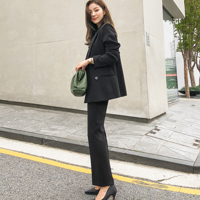 2025 commuting temperament belt tooling autumn and winter fashion khaki lapel shoulder sleeve pocket retro dress women