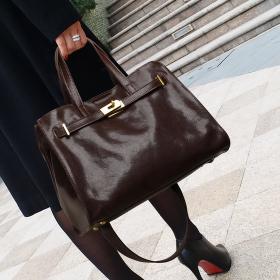 
CCAMO bag women's 2025 new high-end bag daily commuting versatile large-capacity portable shoulder bag