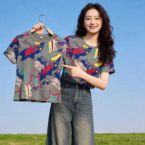 
2026 Summer Graffiti T-shirt Women's New Niche Design T-shirt Women's Gray Bottom Age-Reducing Slimming Short-Sleeved Top