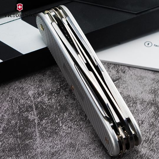 【最新入荷】 Victorinox スイスアーミーナイフ 91mm - シルバーファーマー 小物