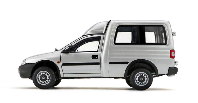1:24 original factory SAIC Yizheng Saibao car alloy simulation static car model gift ornaments
