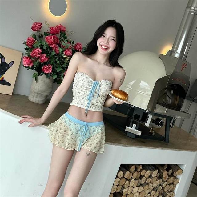 Women's new swimsuits and sweet floral split skirt bikini sexy small breasts cute pure vacation beach hot spring