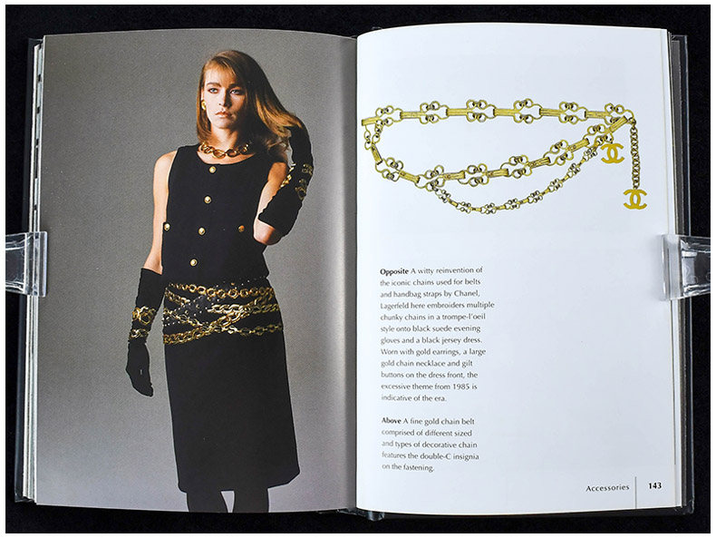 CHANEL 定価￥18000.- 洋書 ファッション本 CHANEL 定価￥18000.- 洋書 ファッション本