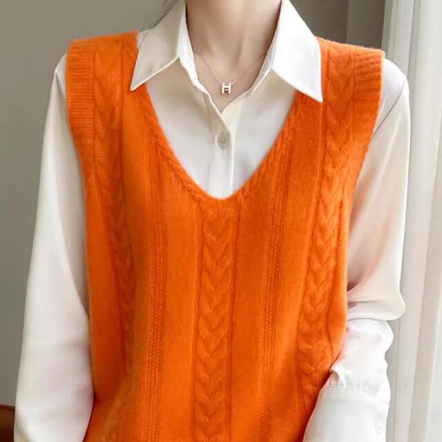 Layered sweater vest vest women V-neck cork sweater vest autumn sleeveless layered bottoming shirt horse clip