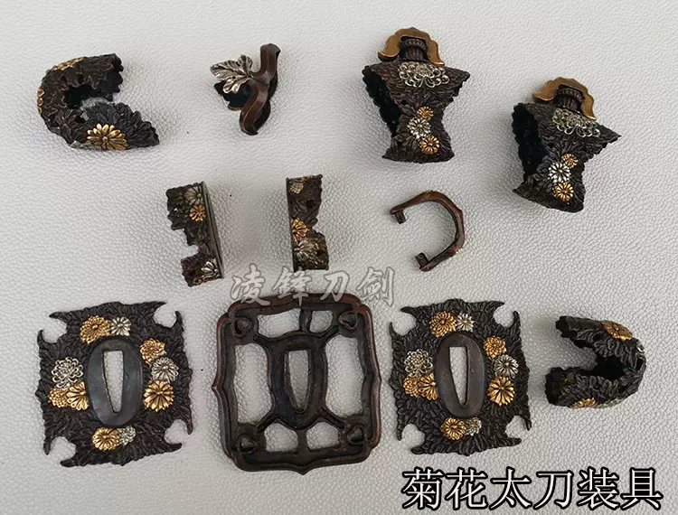 太刀金具セット。 楽天市場】日本刀装具 太刀拵金具セット 銅色 刀鍔 縁頭 目貫