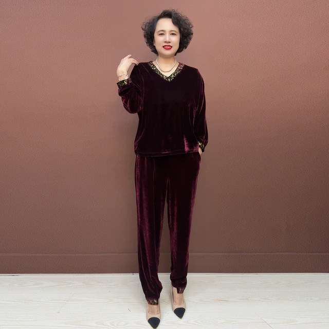 New Chinese style Chinese style velvet two-piece set for autumn new 200Jin [Jin equals 0.5 kg] Large size embroidered V-neck top and pants set