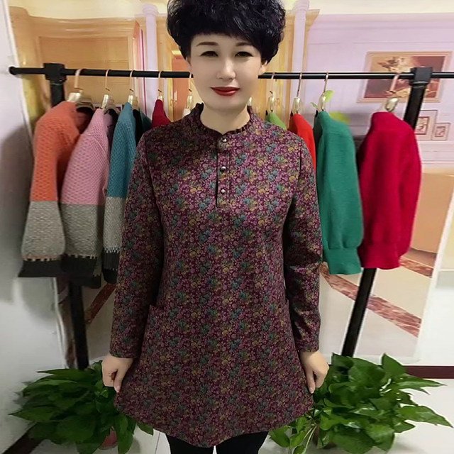 Autumn and winter middle-aged and elderly mothers' tops with fungus stand-up collar and thickened German velvet with pockets to cover the belly, fashionable mid-length dress