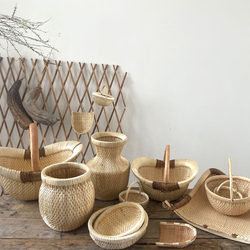 Rattan and Wicker Old-Fashioned Storage Items, Baskets, Dustpans, Baskets, and Baskets for Homestay Decoration, Shop Display, and Film Props