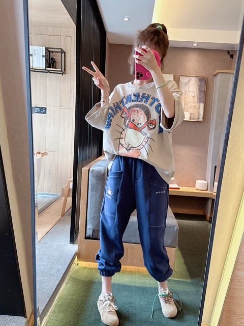 AMYOYOJA Korean new style 2024 spring super age-reducing terry cotton three-quarter sleeves old cartoon flesh-covering sweatshirt T for women