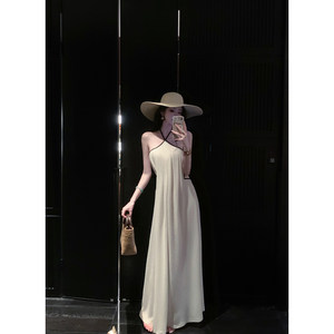 
Sun Yaqiao [Wind Blowing Pinellia] summer pure backless suspender design halter neck strap A-line long dress
