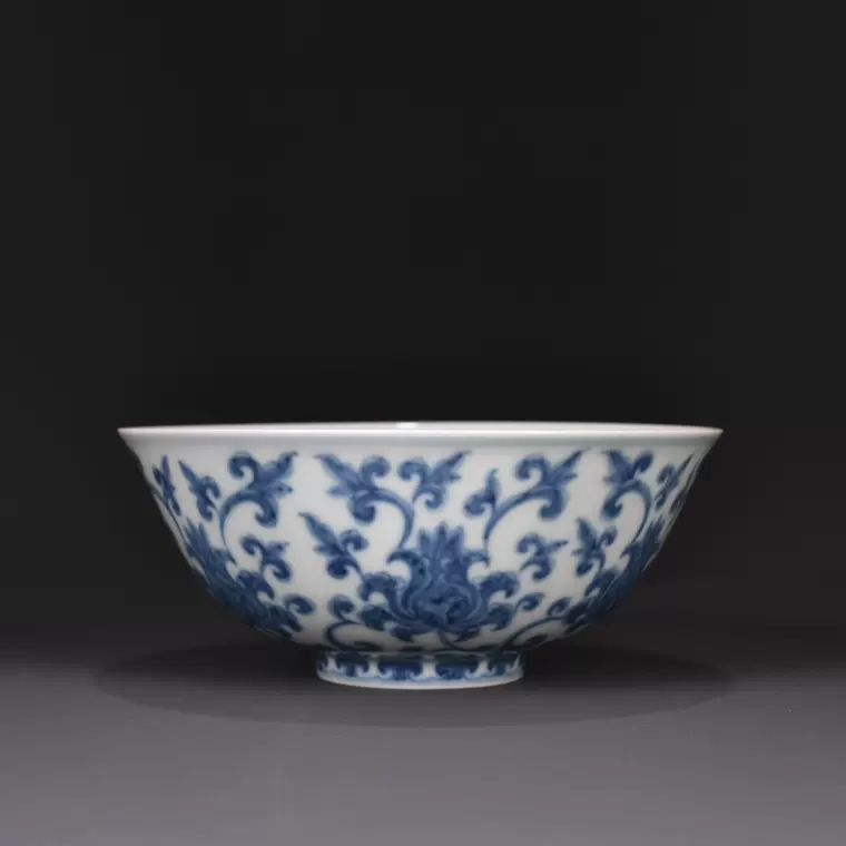 中国古磁器　清青花高碗 明宣德青花海水龙纹高足碗海外回流古董古玩古瓷器收藏211121