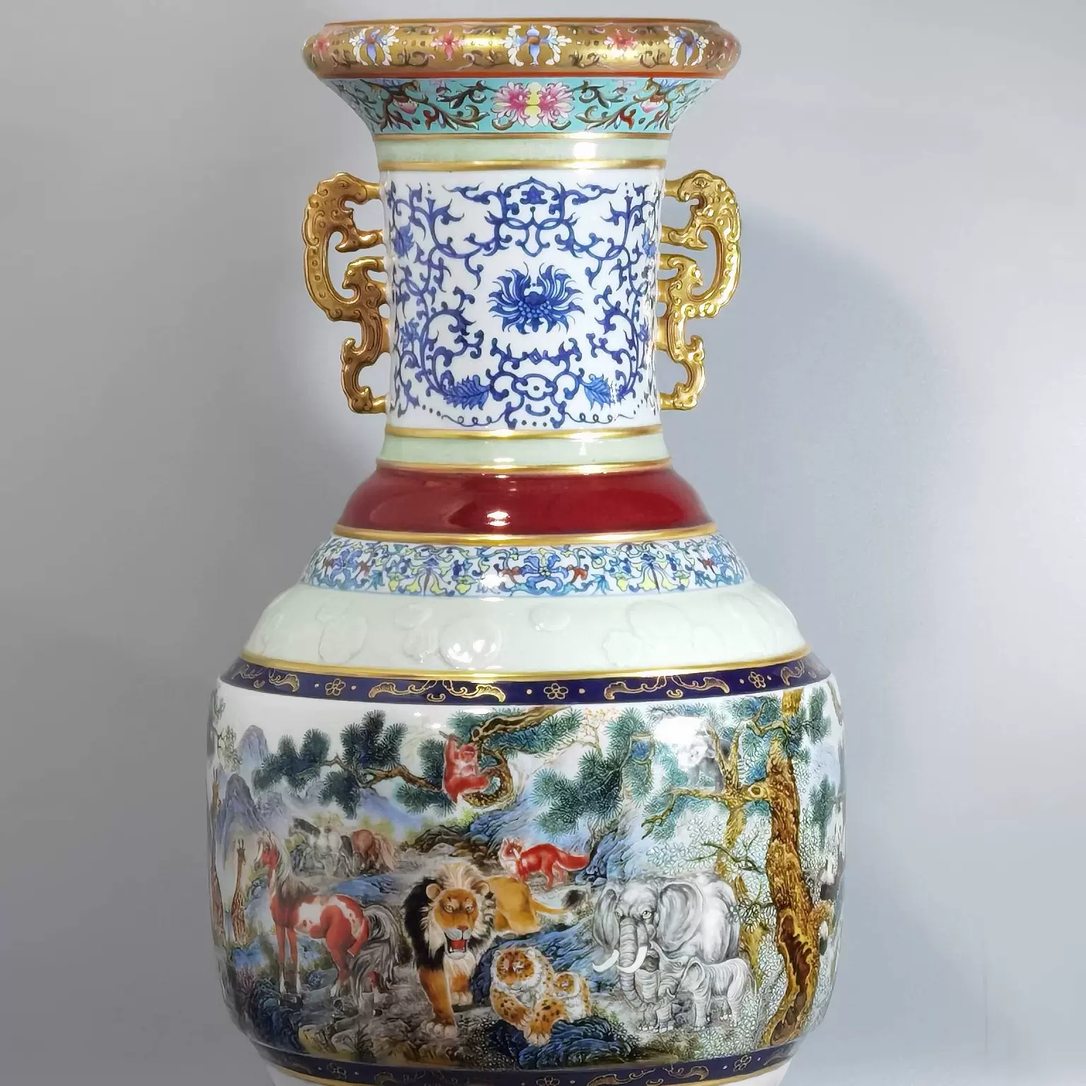 中国古玩　粉彩雲龍紋　大花瓶　天球瓶 1.47亿！市场最贵天球瓶花落雍正!_搜狐网