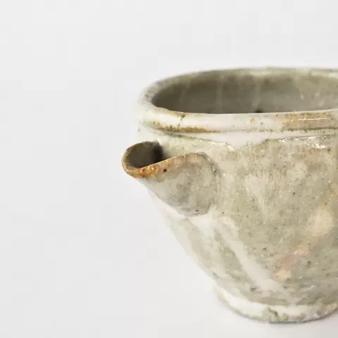 人気陶芸家 小野哲平作「片口」/陶器 うつわ祥見」が選ぶ注目作家小野哲平 | Discover Japan