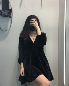 
Spring, Autumn and Winter Women's Velvet Dress Skirt V-neck Long Sleeve Waist Temperament French Slim High Waist Commuting Solid Color