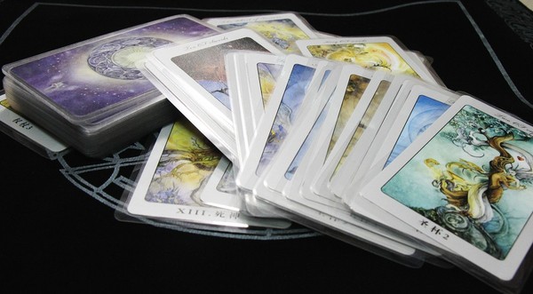 益智桌游 花影塔罗牌占卜套装 解析书牌送牌袋 软件 塑封版包邮