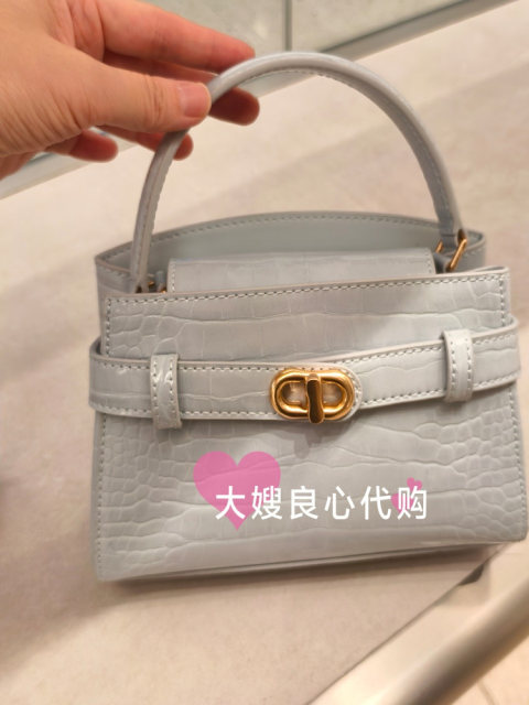 Charles/Keith Kelly female CK2-50270880 hand-shoulder mesengers classic explosion model women's bag
