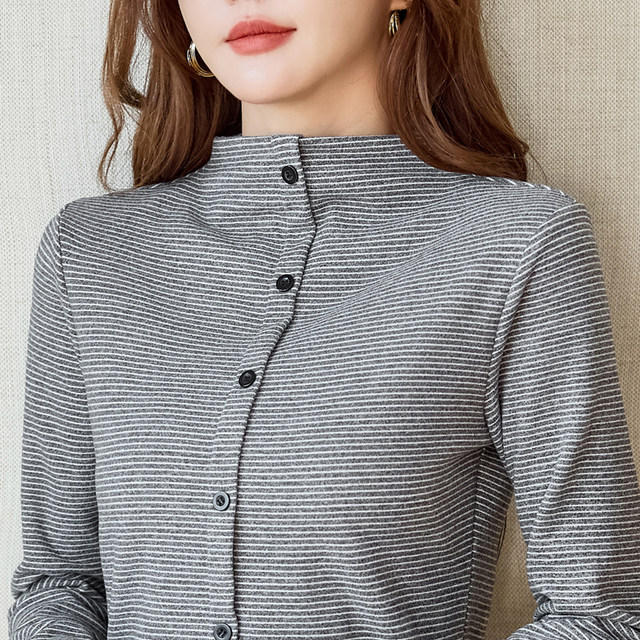 Half turtleneck striped long-sleeved T-shirt for women with buttons, large size, stylish and age-reducing mother-in-law autumn clothes, middle-aged and elderly mother's bottoming shirt