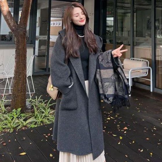 
Hepburn style British woolen coat mid-length new autumn and winter fashion horn button hooded woolen coat