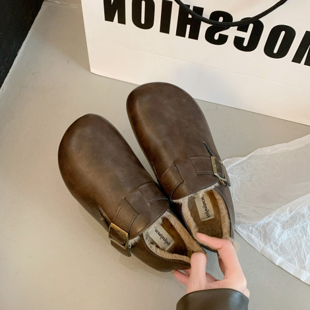 Retro small leather shoes for women in autumn and winter plus velvet 2025 new fashion soft soles that are not tiring to keep feet warm and casual Birkenstock shoes