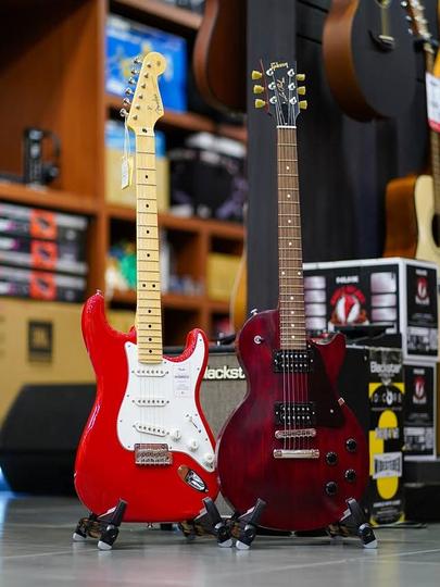 Fender Stratocaster Japan Hybrid 2. Nesil Elektrik Gitar