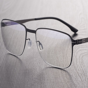 
Screwless glasses frame is ultra-light and can be matched with large frames with high-end sense of myopia custom anti-blue light and anti-fog lenses
