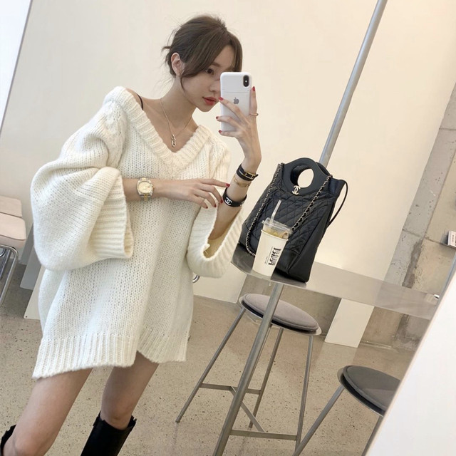 Mid-length sweater jacket for women in autumn and winter loose lazy sweater autumn white large size top early autumn bell sleeves