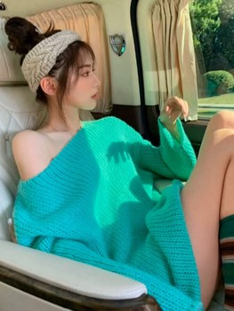 Delivery fee insurance hollowed out shoulder blue soft glutinous sweater
