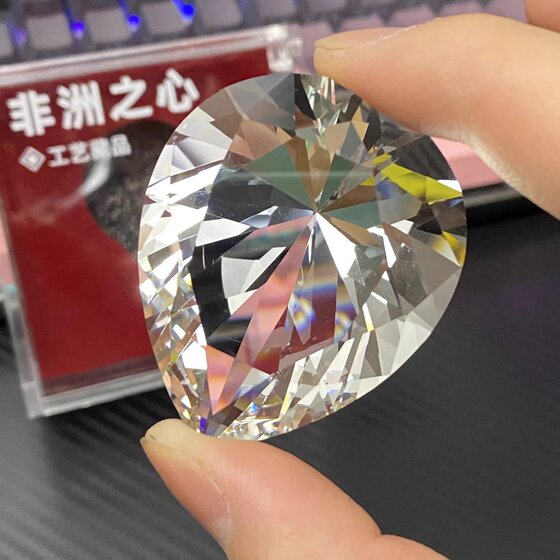 
[Official genuine] Delta Action Africa Heart Star 1:1 Crystal Model Game Peripheral Props Collection