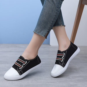 New leisure white shoes breathable non -slip, kicking canvas versatile female cloth shoes Student flat lazy sports shoes