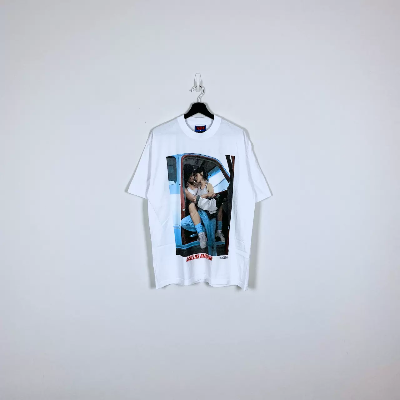 トップス A24 Online Ceramics x Love Lies Bleeding Online Ceramics x Love Lies Bleeding Crazy Things Tee – A24 Shop