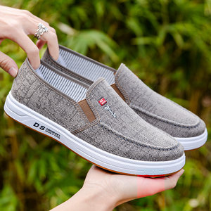 Men's shoes 2024 Spring new old Beijing cloth shoes men's casual flat bottom driving shoes lazy one pedal canvas shoes
