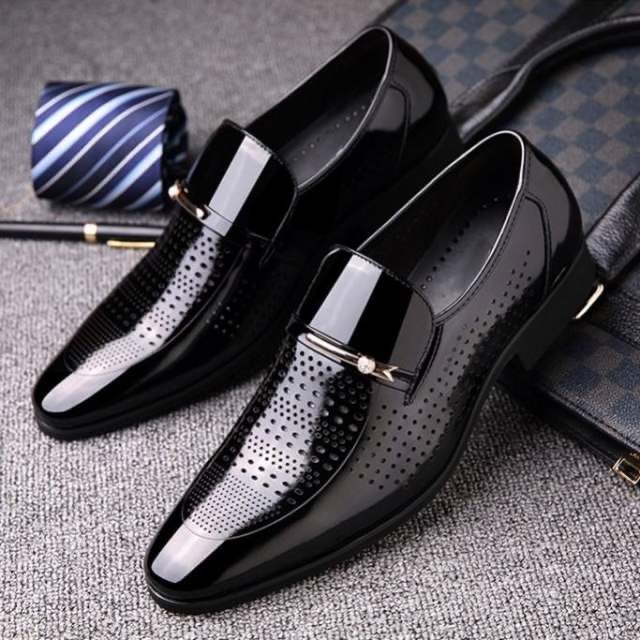 Hollow Business Formal Men's Comfortable Buckle Shoes