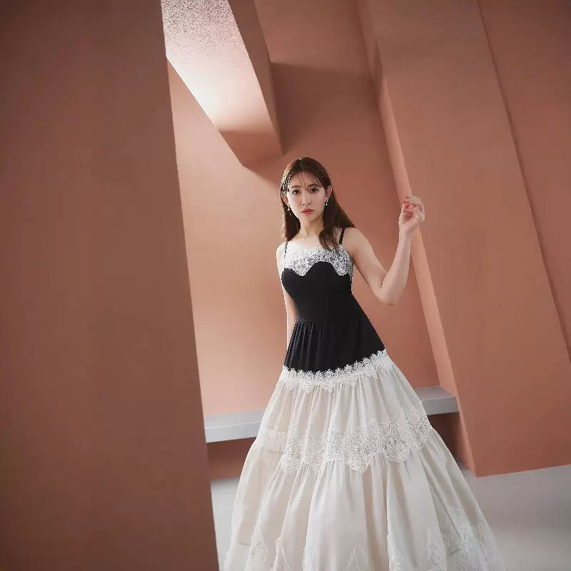 ワンピース Herlipto Viera Pintuck Tiered Dress 完売品‼️ Viera Pintuck Tiered Dress - メルカリ