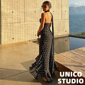 
French retro European and American ins blogger upper body scarf design polka dot suspender backless dress long skirt