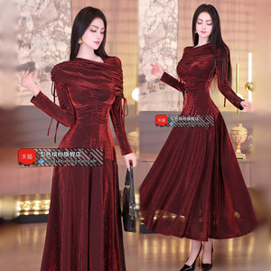 
Early spring design, versatile dress, 2026 new style, wrinkled, slimming waist, wide hem, over-the-knee long skirt