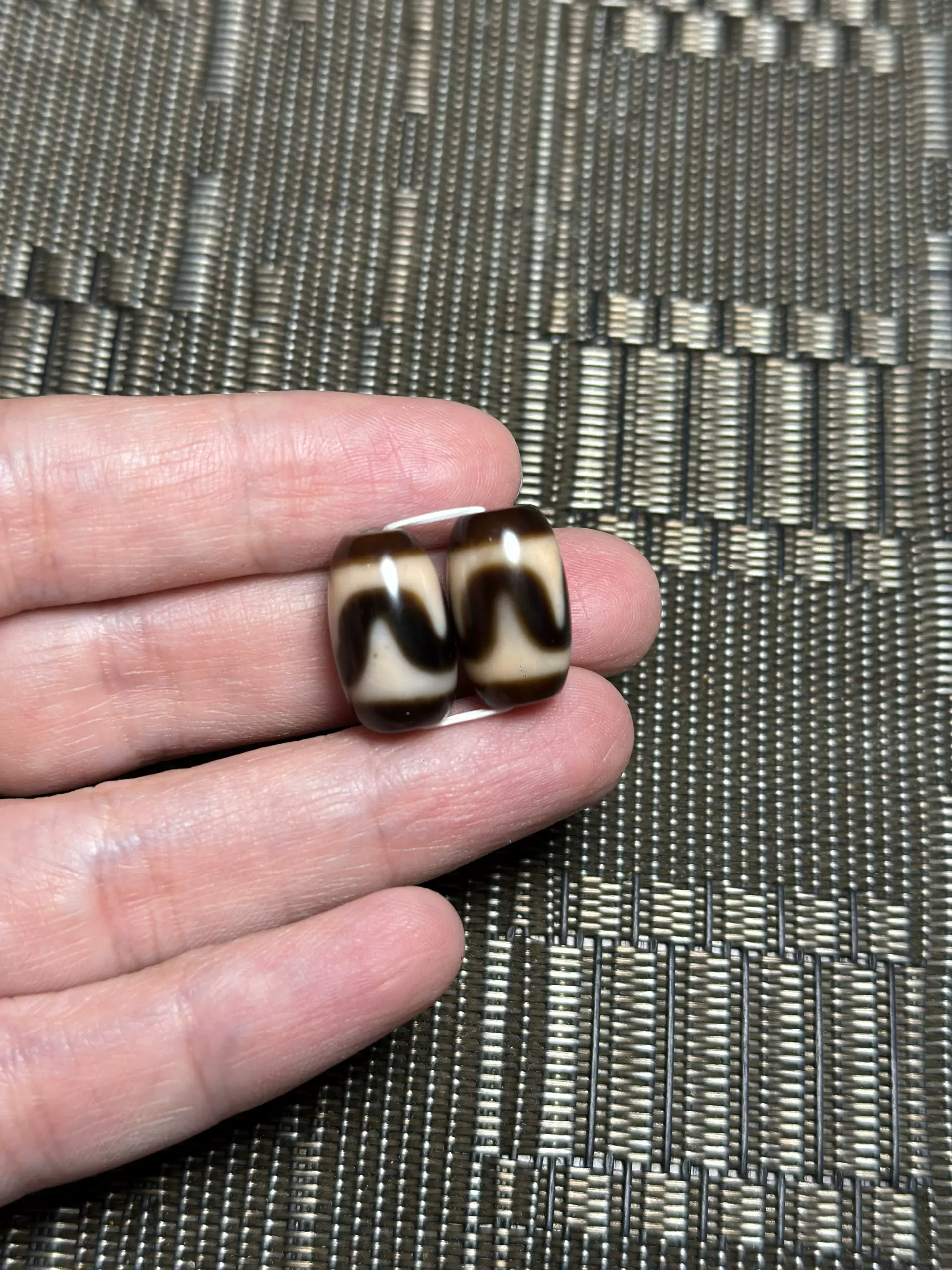 虎牙天珠 虎牙天珠 | SAKURA STONE