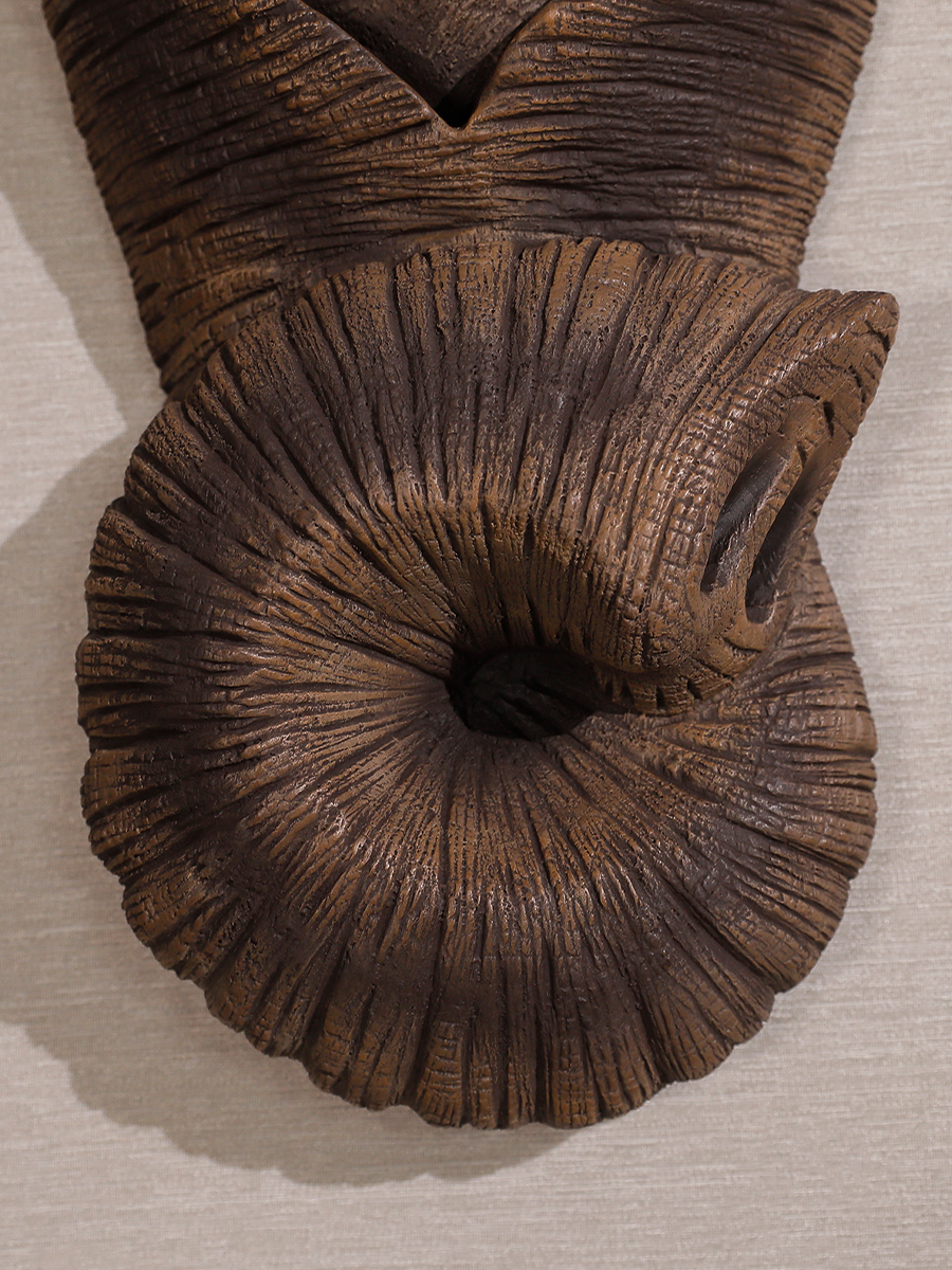 タイ製 手彫り 象 壁掛け木彫アート アジアン 彫刻 雑貨 ヴィンテージ タイの木製象の彫刻 - 東南アジアの壁飾り