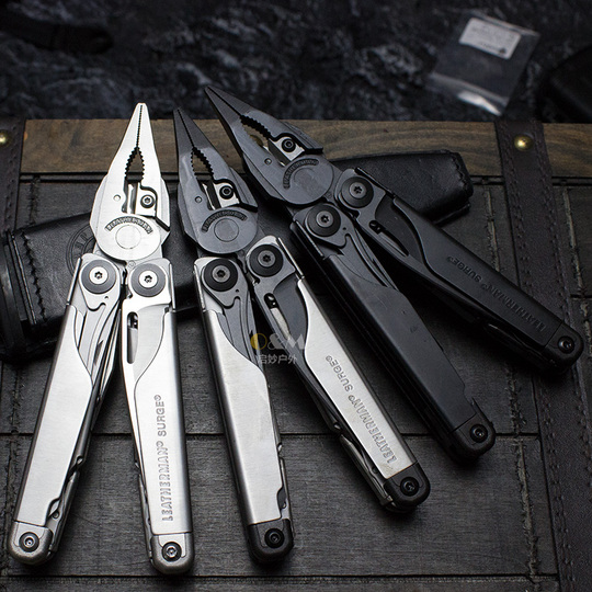 Leatherman Surge マルチツール - アメリカ製 - 16-20機能 Leatherman Surge マルチツール - アメリカ製 - 16-20機能